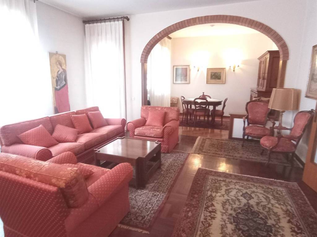 appartamento in vendita a Pistoia in zona Centro Città