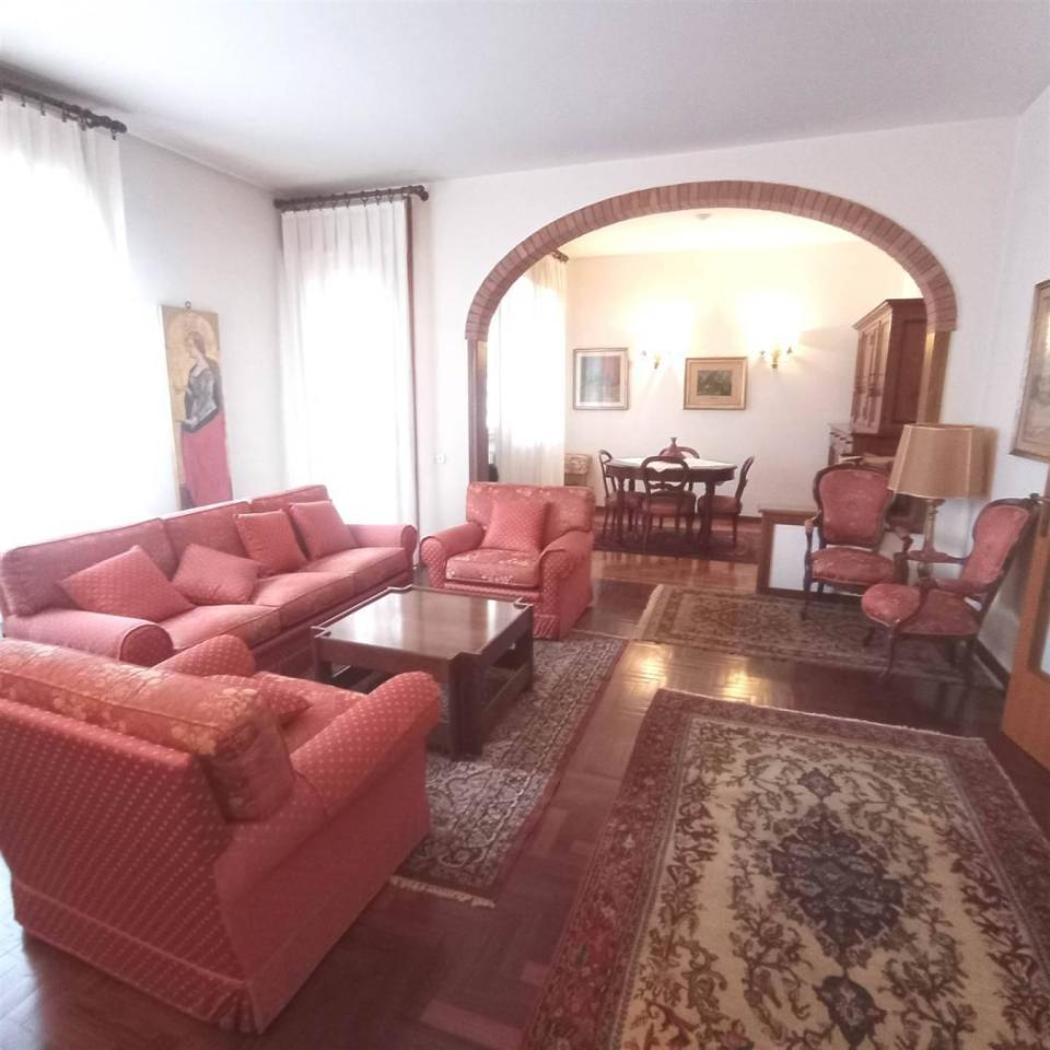 appartamento in vendita a Pistoia in zona Centro Città