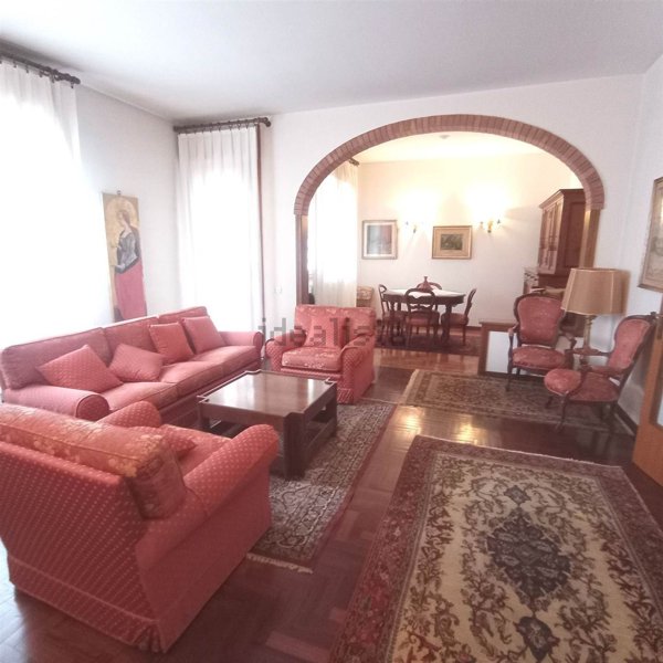 appartamento in vendita a Pistoia in zona Centro Città