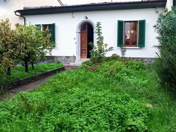 casa indipendente in vendita a Pistoia