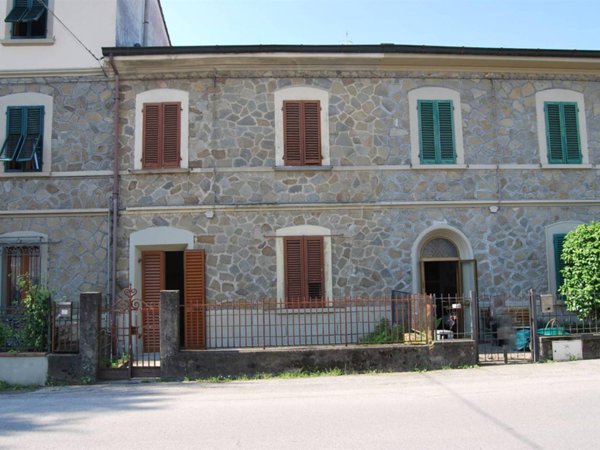 casa indipendente in vendita a Pistoia