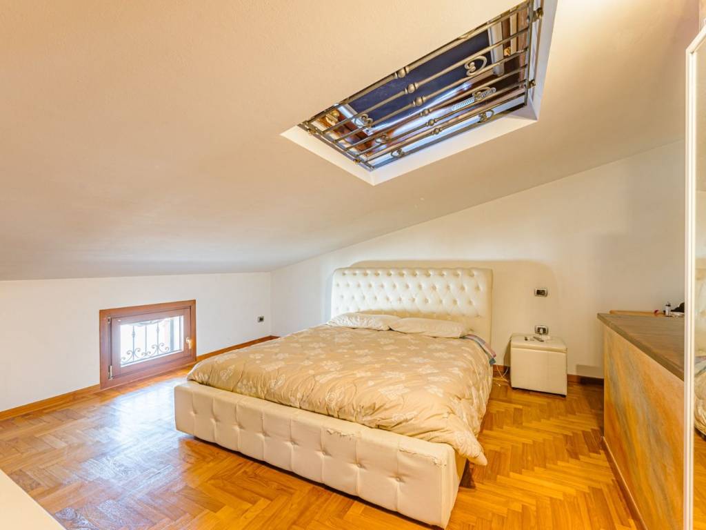 casa indipendente in vendita a Pistoia in zona Centro Città