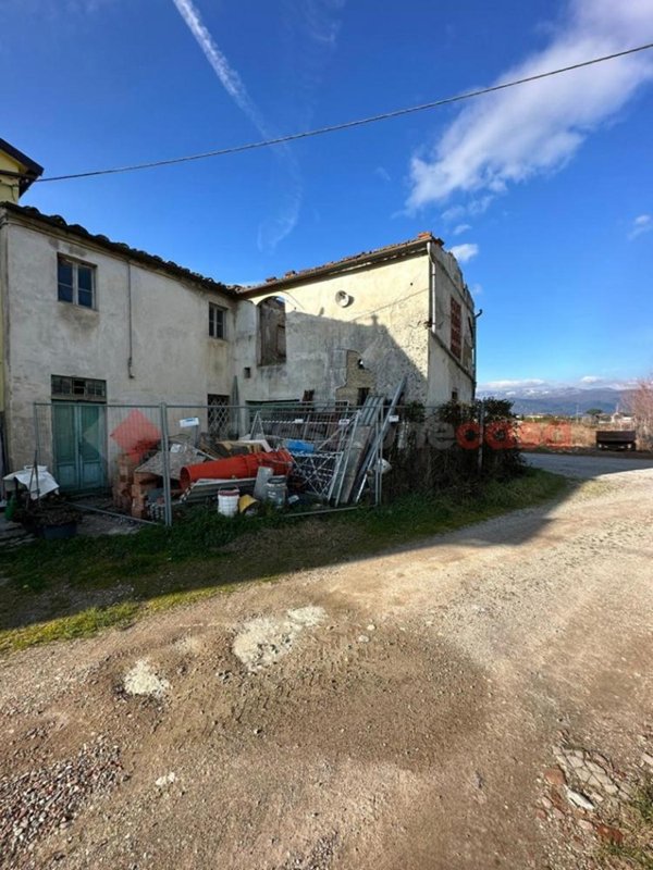 casa indipendente in vendita a Pistoia