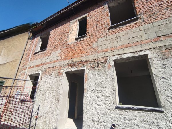 casa indipendente in vendita a Pistoia