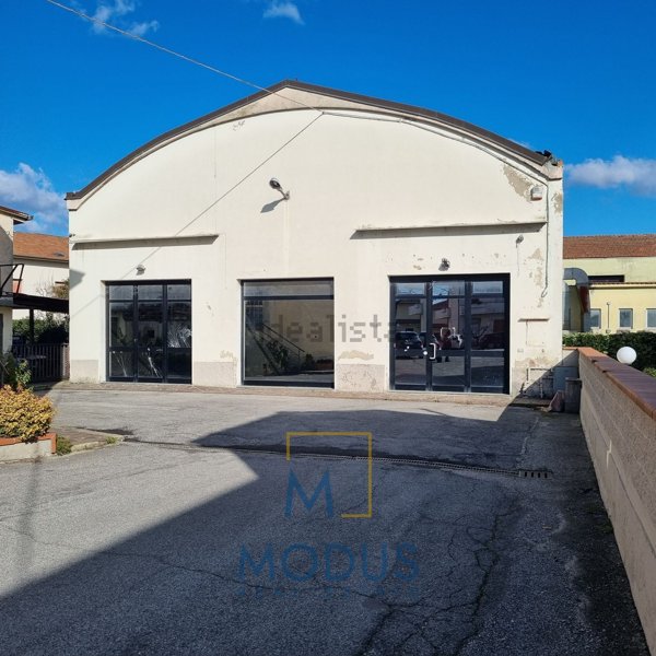 ufficio in vendita a Pistoia in zona Bottegone