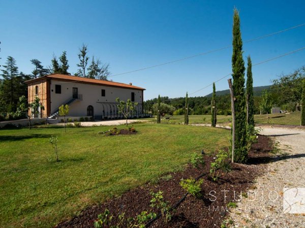 casa indipendente in vendita a Pistoia in zona Arcigliano