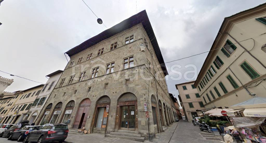ufficio in vendita a Pistoia in zona Centro Città