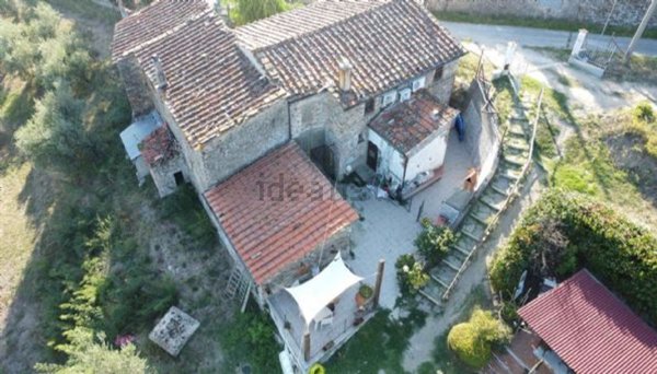 casa indipendente in vendita a Pistoia in zona La Cugna
