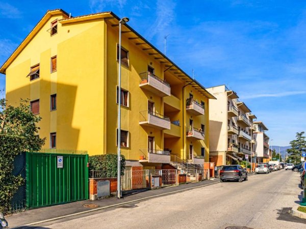locale di sgombero in vendita a Pistoia