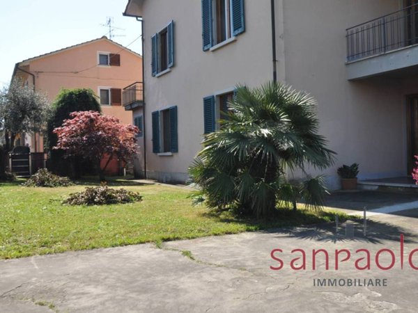 casa indipendente in vendita a Pistoia in zona Bottegone