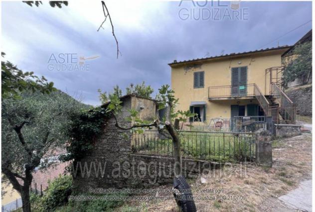 appartamento in vendita a Pistoia in zona Santomoro
