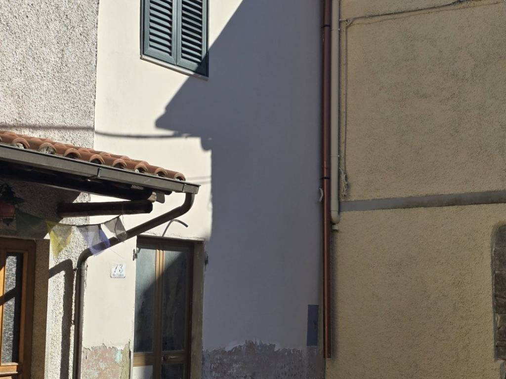 casa indipendente in vendita a Pistoia in zona Le Grazie