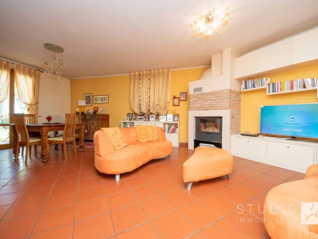 casa indipendente in vendita a Pistoia in zona Stadio