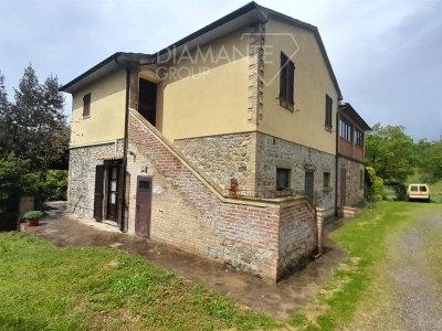 casa indipendente in vendita a Pistoia
