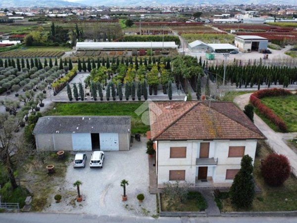 casa indipendente in vendita a Pistoia