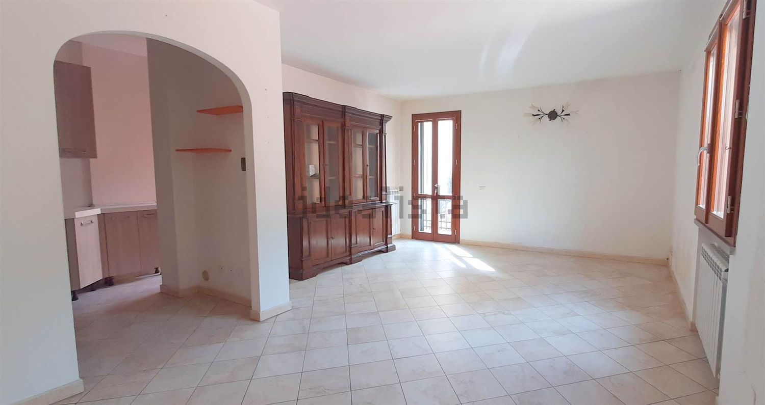 casa semindipendente in vendita a Pistoia in zona Stadio