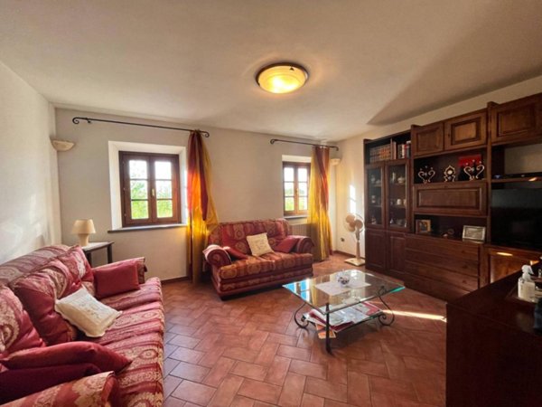 casa indipendente in vendita a Pistoia in zona Bottegone