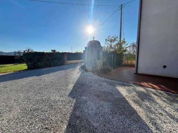 casa indipendente in vendita a Pistoia in zona Bottegone