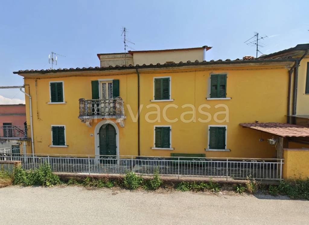 appartamento in vendita a Pistoia in zona Bottegone