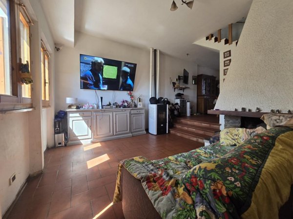 casa indipendente in vendita a Pistoia in zona Sammommè
