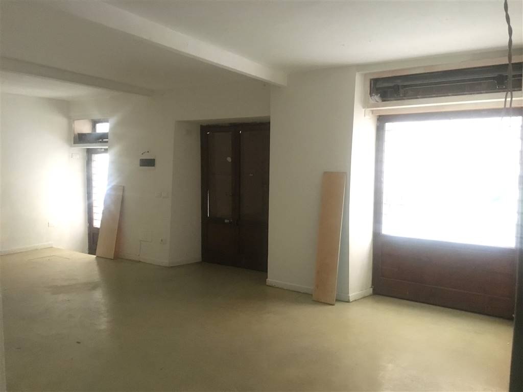 negozio in vendita a Pistoia in zona Centro Città