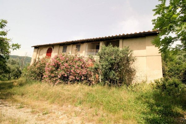 casa indipendente in vendita a Pistoia in zona Centro Città