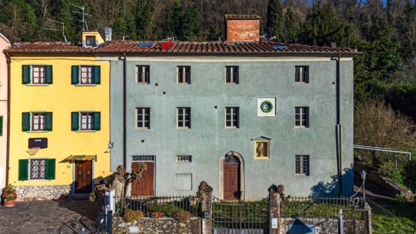 casa indipendente in vendita a Pistoia in zona Le Grazie