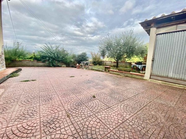 casa indipendente in vendita a Pistoia