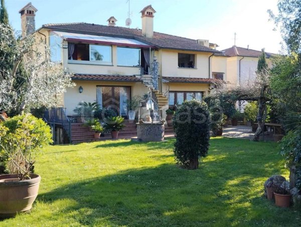casa indipendente in vendita a Pistoia