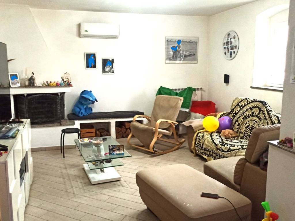 casa indipendente in vendita a Pistoia in zona Spazzavento