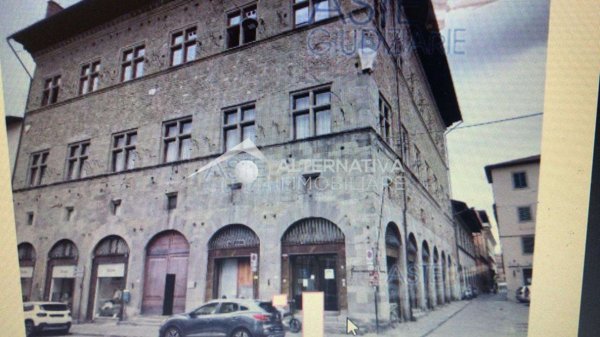 ufficio in vendita a Pistoia in zona Centro Città