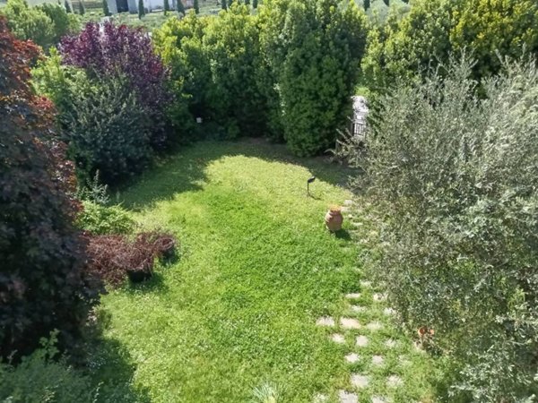 casa indipendente in vendita a Pistoia