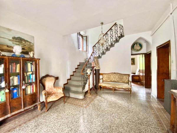 casa indipendente in vendita a Pistoia in zona Campiglio
