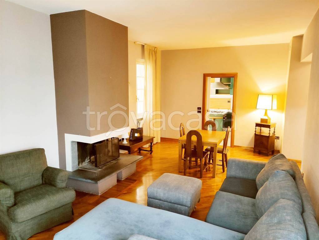 casa indipendente in vendita a Pistoia in zona Centro Città