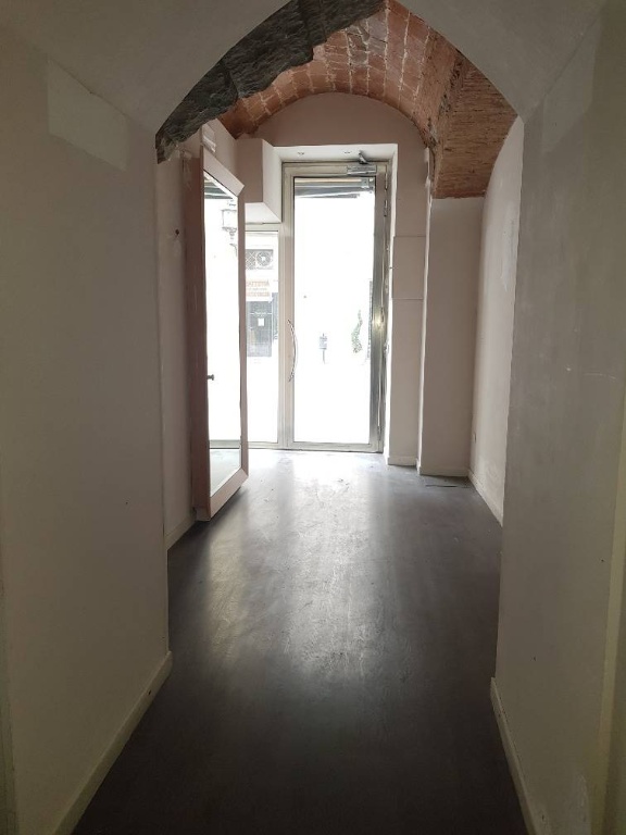 negozio in vendita a Pistoia in zona Centro Città