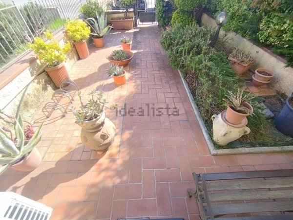 casa indipendente in vendita a Pistoia in zona Bottegone