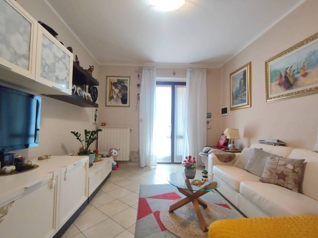 casa indipendente in vendita a Pistoia in zona Bottegone