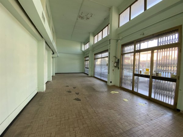 locale commerciale in vendita a Pistoia
