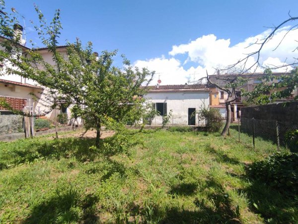 casa indipendente in vendita a Pistoia