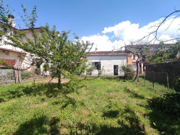 casa indipendente in vendita a Pistoia