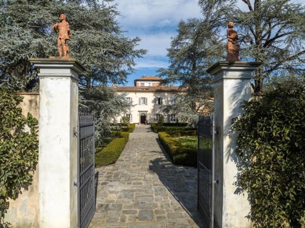 villa in vendita a Pistoia in zona Centro Città