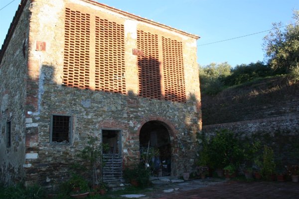 casa indipendente in vendita a Pistoia