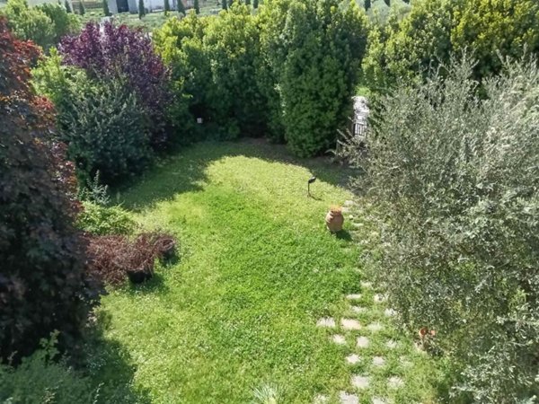 casa indipendente in vendita a Pistoia