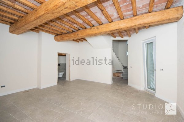 esavano in vendita a Pistoia in zona Spazzavento