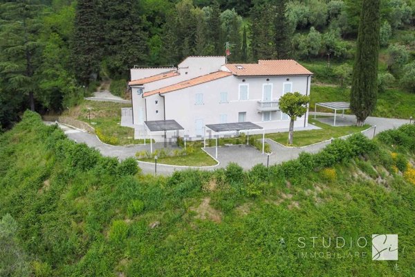 casa indipendente in vendita a Pistoia in zona Pontelungo