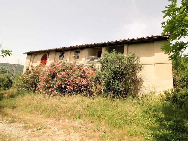casa indipendente in vendita a Pistoia in zona Valdibrana