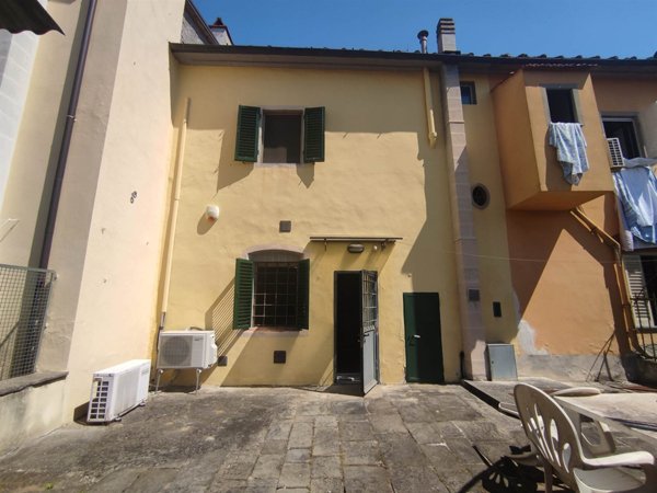 casa indipendente in vendita a Pistoia