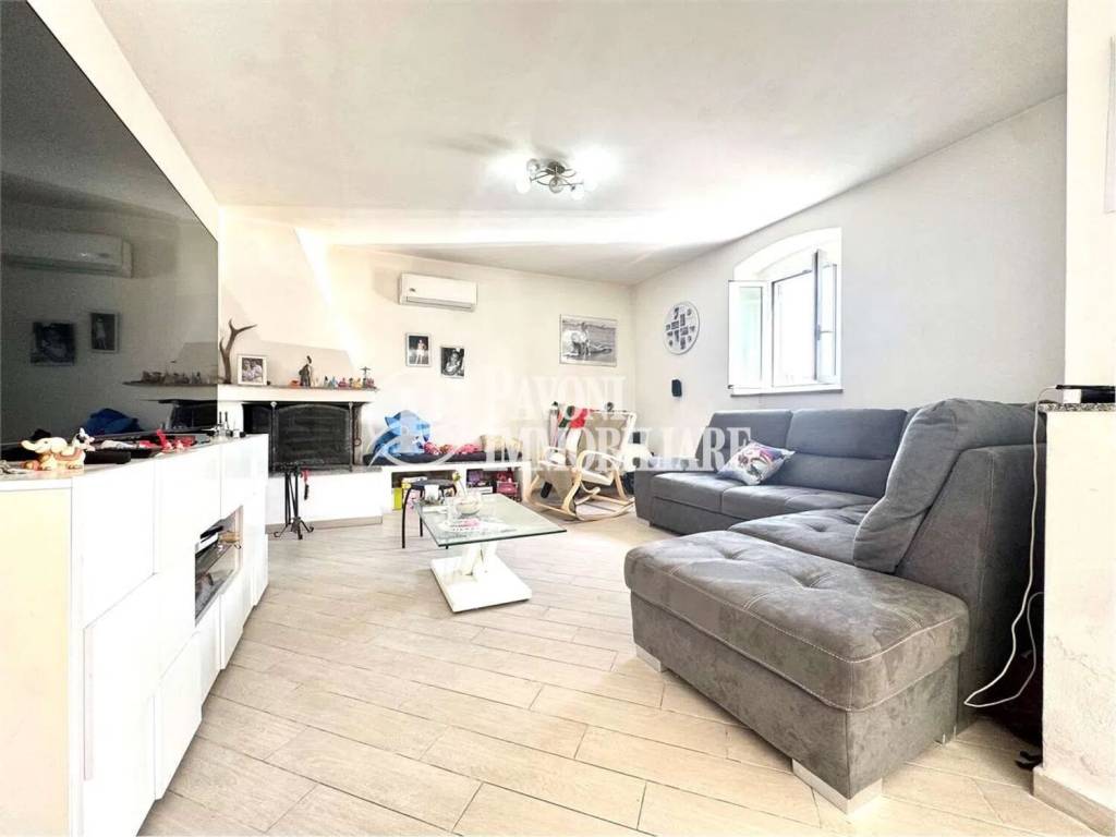 casa indipendente in vendita a Pistoia in zona Spazzavento