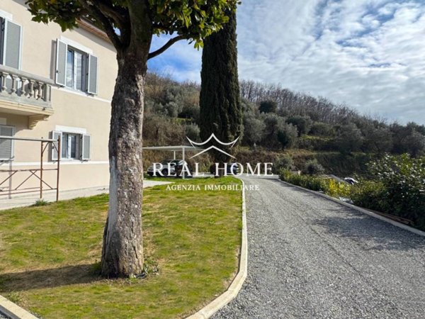 casa indipendente in vendita a Pistoia in zona Arcigliano