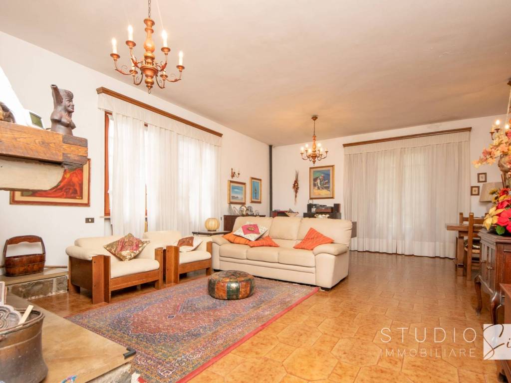 casa indipendente in vendita a Pistoia in zona Arcigliano